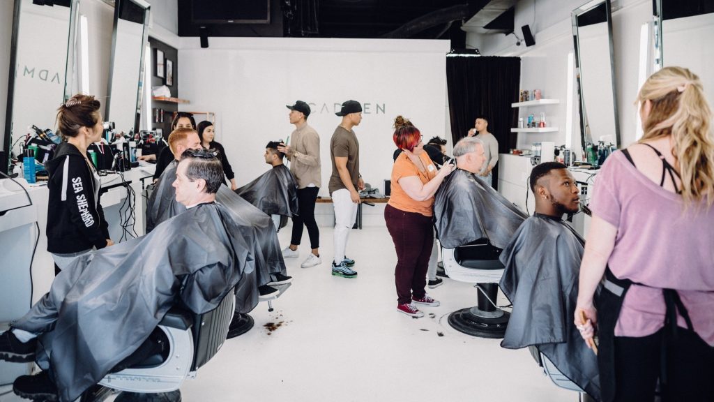 La clave del éxito en la barbería: La importancia de la educación para ser un barbero profesional destacado