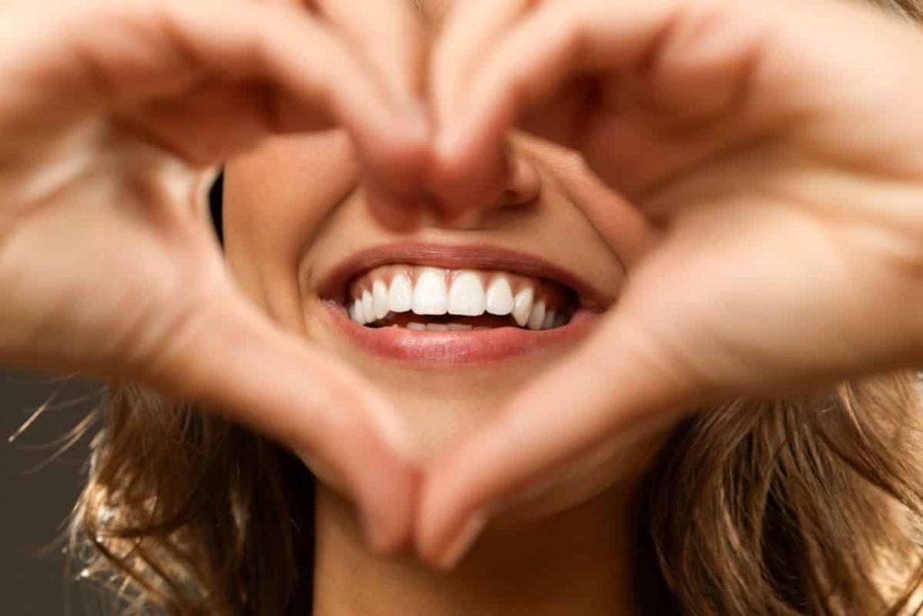 Sonrisa Radiante: Aprende cómo cuidar tus dientes y mejorar tu salud dental