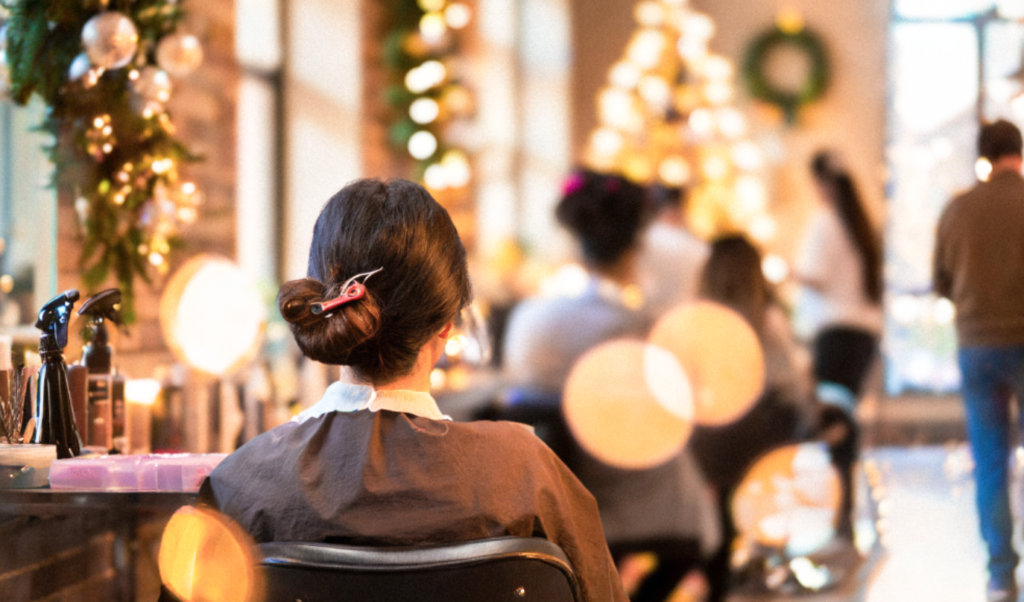 Brilla en la Temporada Navideña: Consejos para ofrecer una atención al cliente excepcional en tu barbería